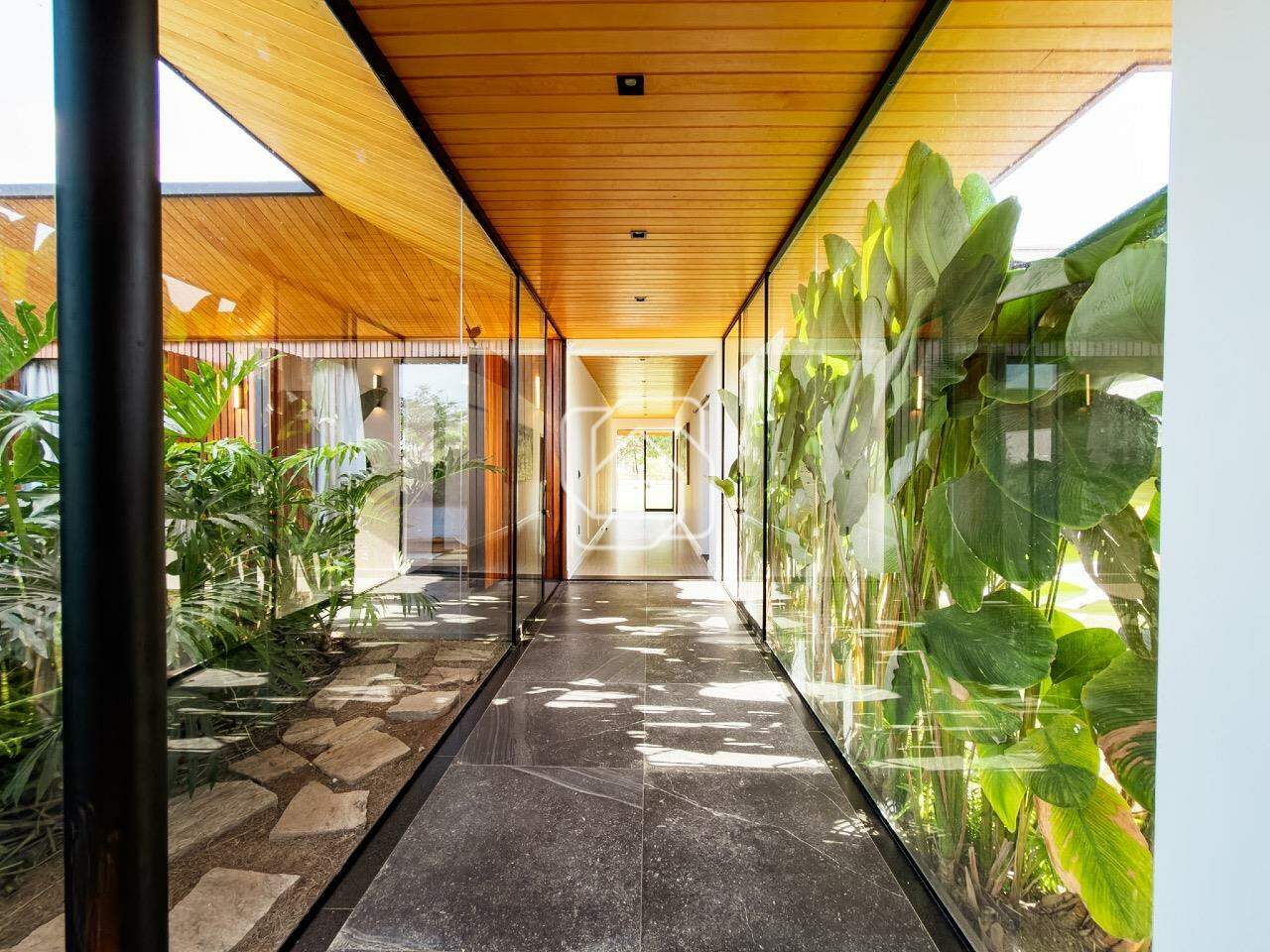 Casa de Condomínio à venda em Salto - SP - Residencial Primavera: Corredor