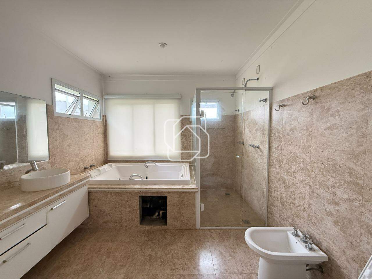 Casa de Condomínio à venda em Indaiatuba - SP - Helvetia Park: Banheiro