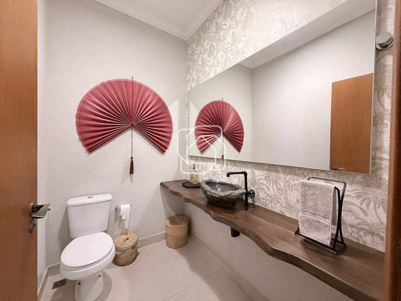 Casa de Condomínio à venda em Salto - SP - Haras Paineiras: Lavabo