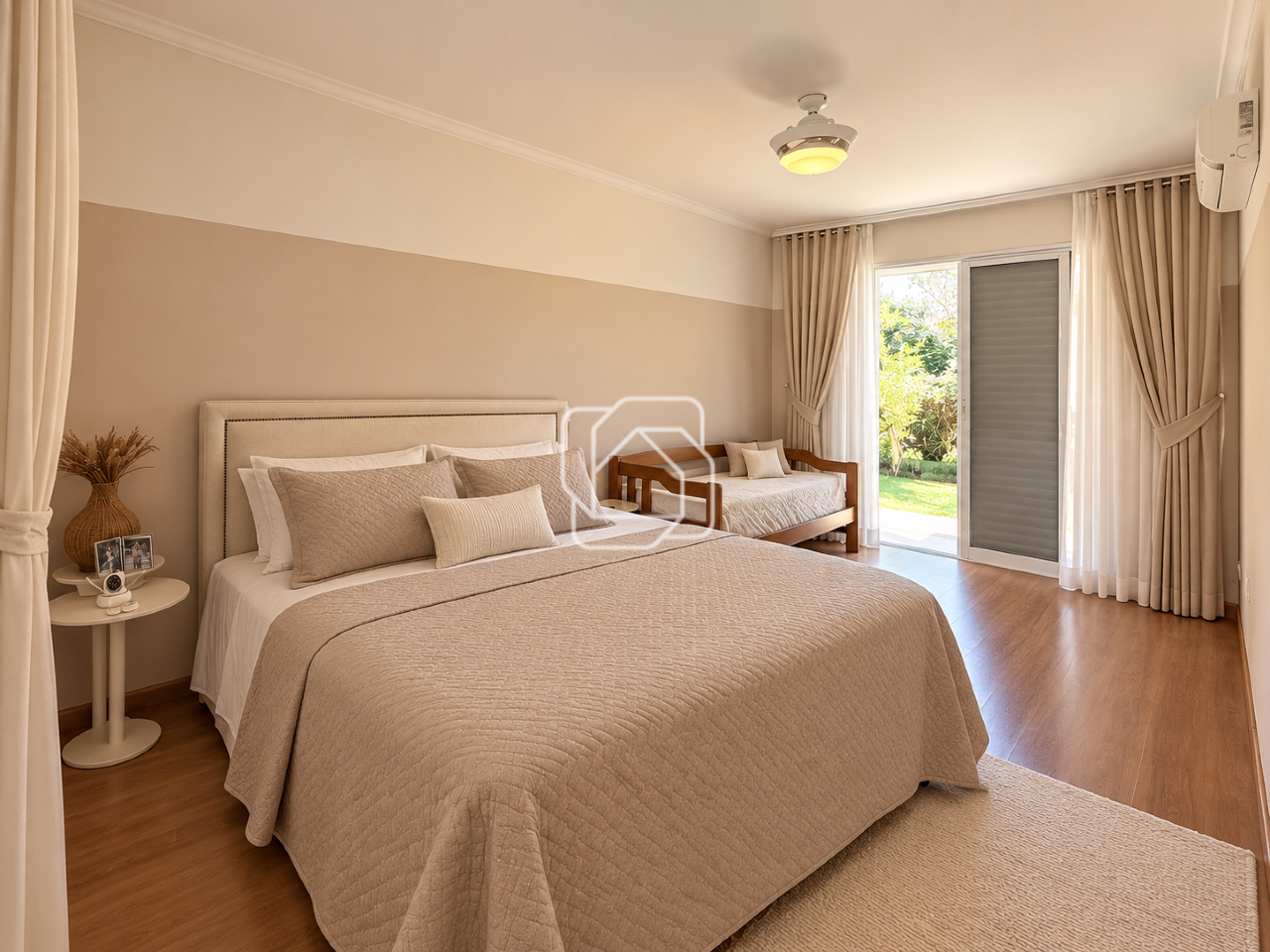 Casa de Condomínio à venda em Salto - SP - Haras Paineiras: Quarto