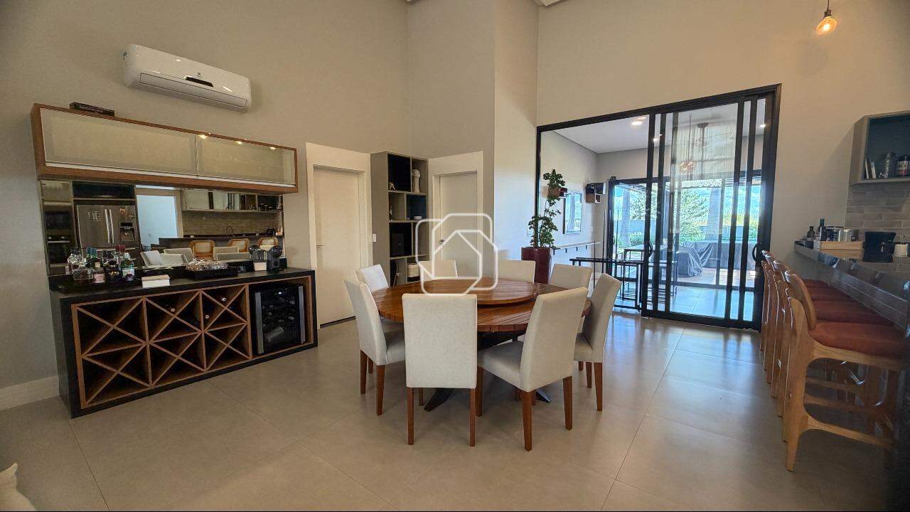 Casa de Condomínio à venda em Salto - SP - Terras de Mont Serrat: Salas integradas