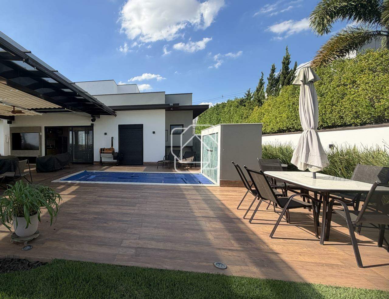 Casa de Condomínio à venda em Salto - SP - Terras de Mont Serrat: Área da piscina