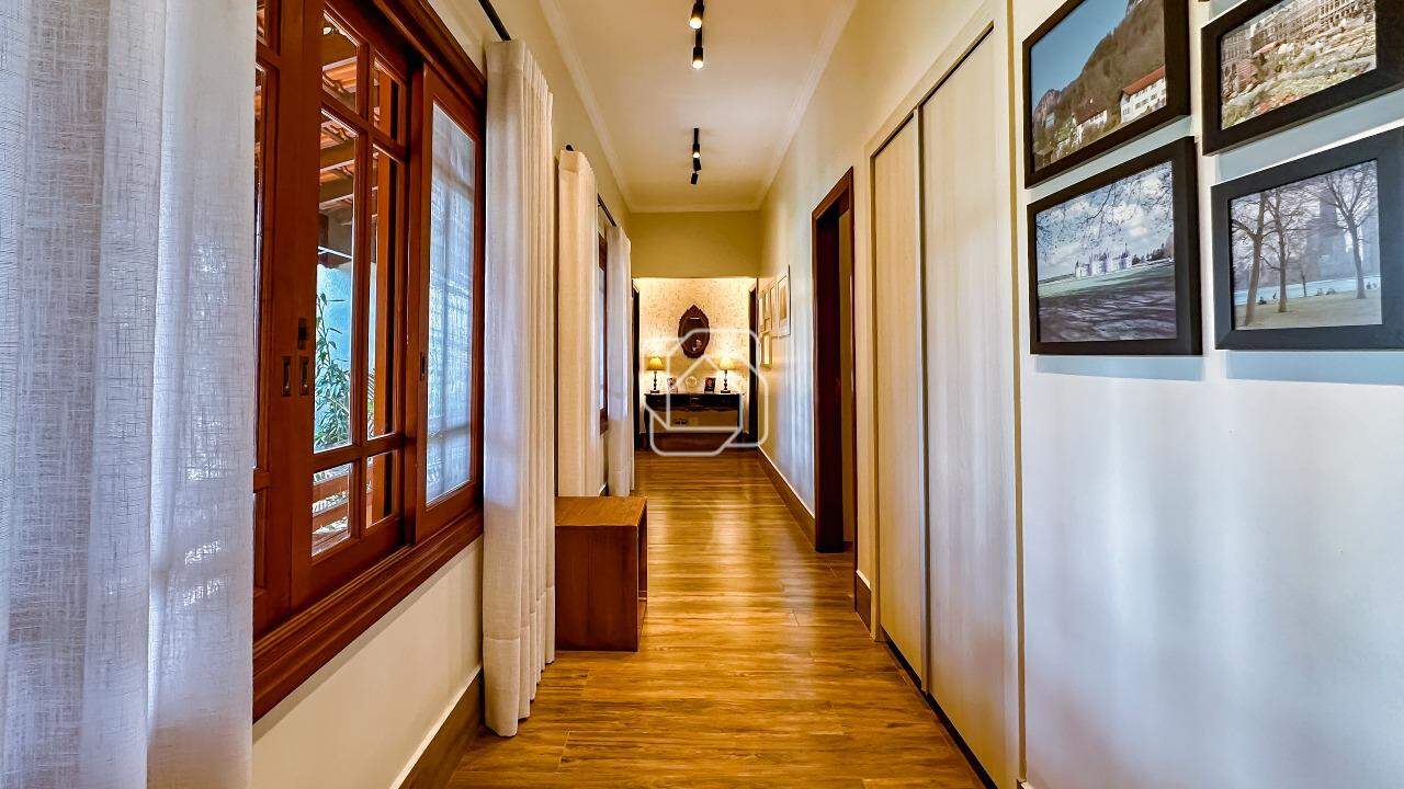 Casa de Condomínio à venda em Indaiatuba - SP - Recanto das Flores: Corredor