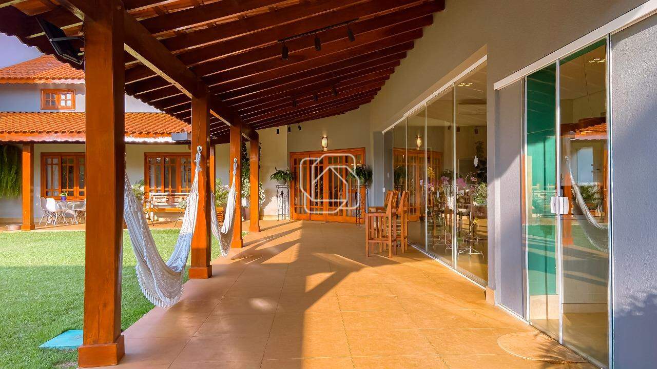 Casa de Condomínio à venda em Indaiatuba - SP - Recanto das Flores: Varanda