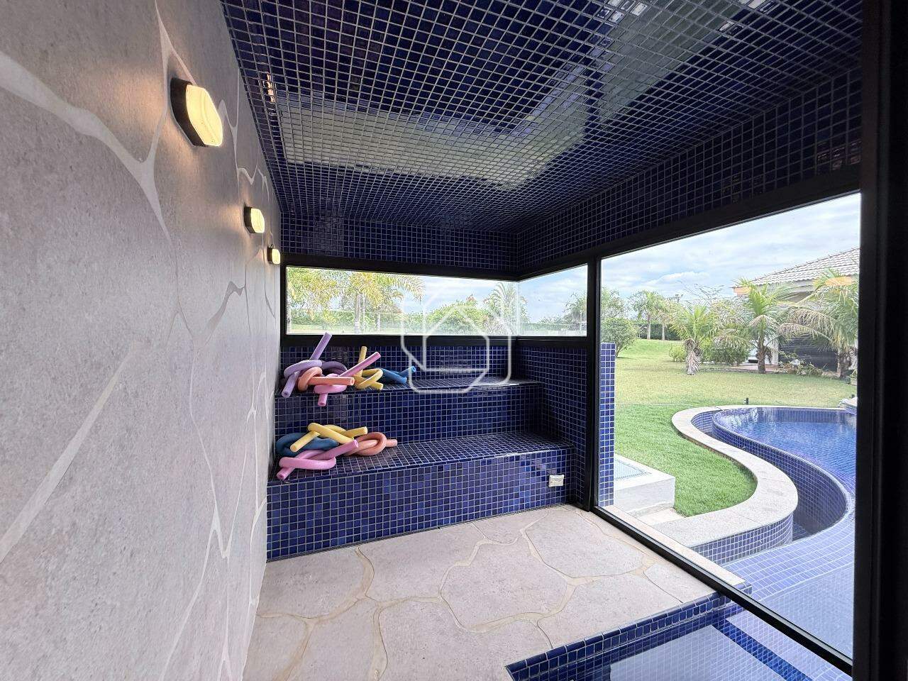 Casa de Condomínio à venda em Salto - SP - Condomínio Moradas São Luiz: Área da piscina