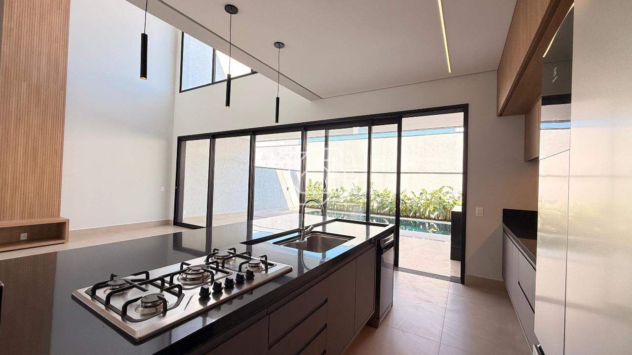 Casa de Condomínio à venda em Indaiatuba - SP - Jardim Residencial Dona Maria Cândida: Cozinha integrada
