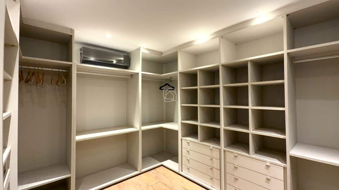 Casa de Condomínio à venda em Porto Feliz - SP - Condomínio Fazenda Boa Vista: Closet