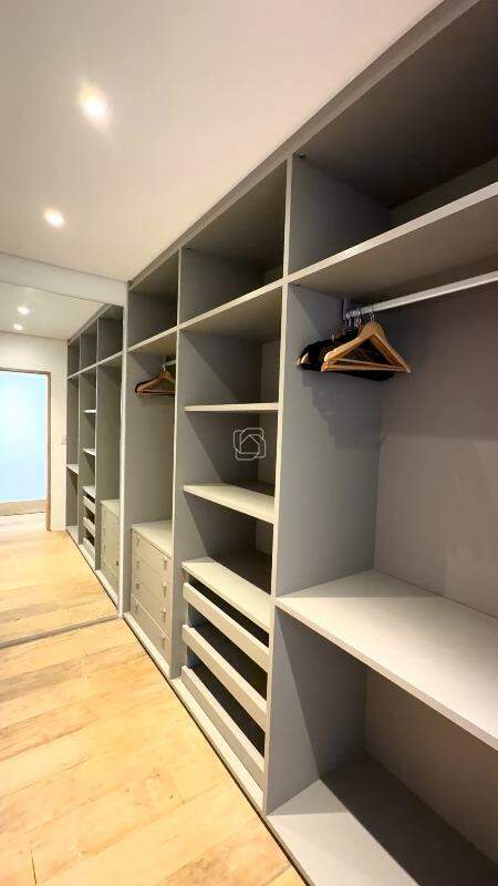 Casa de Condomínio à venda em Porto Feliz - SP - Condomínio Fazenda Boa Vista: Closet