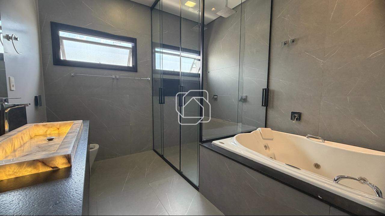 Casa de Condomínio à venda em Salto - SP - Residencial Central Parque: Banheiro