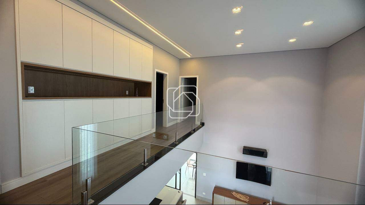 Casa de Condomínio à venda em Salto - SP - Residencial Central Parque: Hall superior