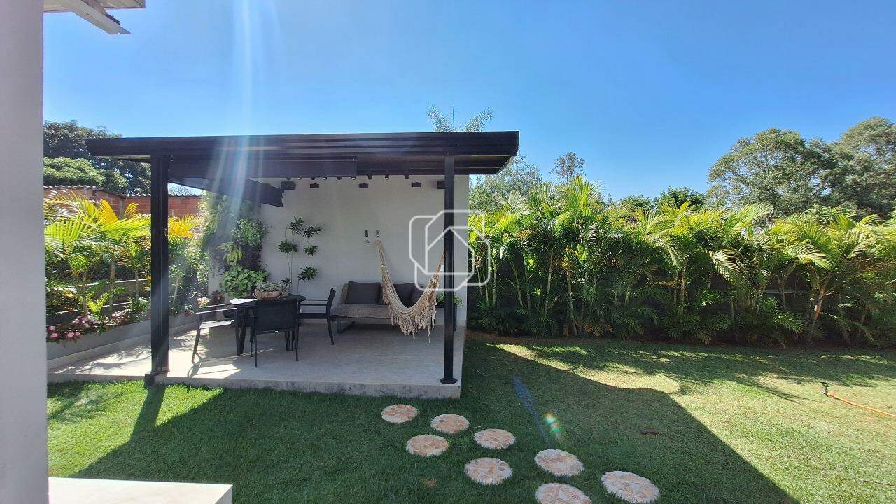 Casa de Condomínio à venda em Salto - SP - Terras de Mont Serrat: Quintal