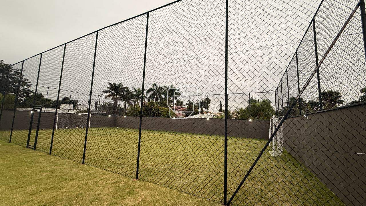 Casa de Condomínio à venda em Itu - SP - Parque Village Castelo: Campo de futebol