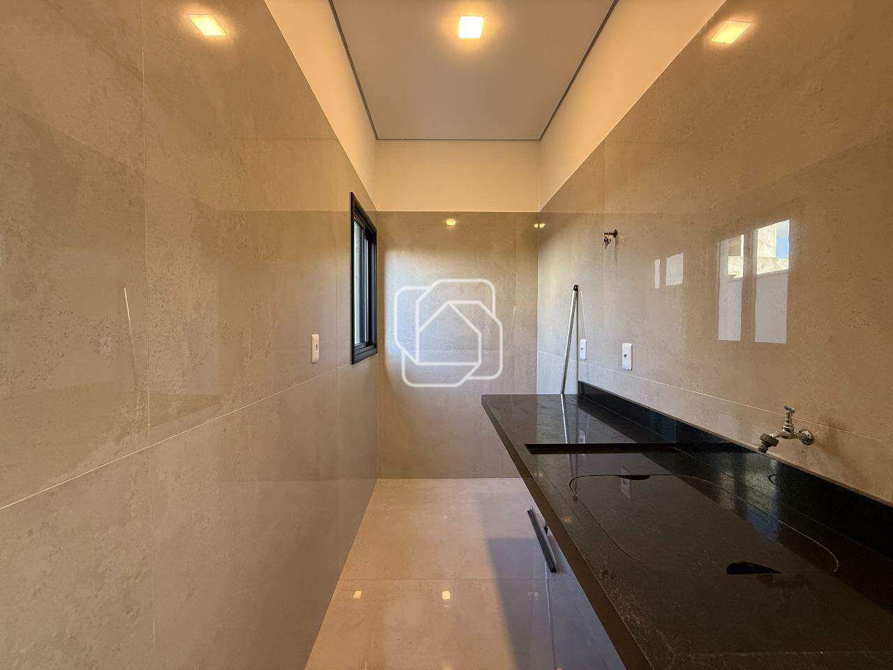Casa de Condomínio à venda em Indaiatuba - SP - Jardim Residencial Dona Maria Cândida: Lavanderia