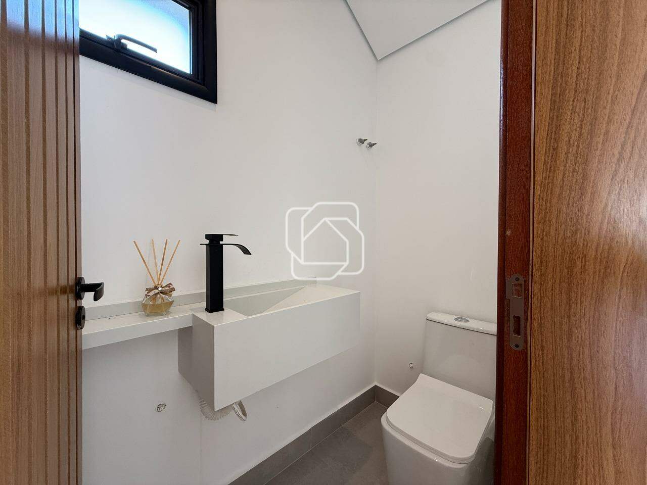 Casa de Condomínio à venda em Indaiatuba - SP - Jardim Residencial Dona Maria Cândida: Lavabo