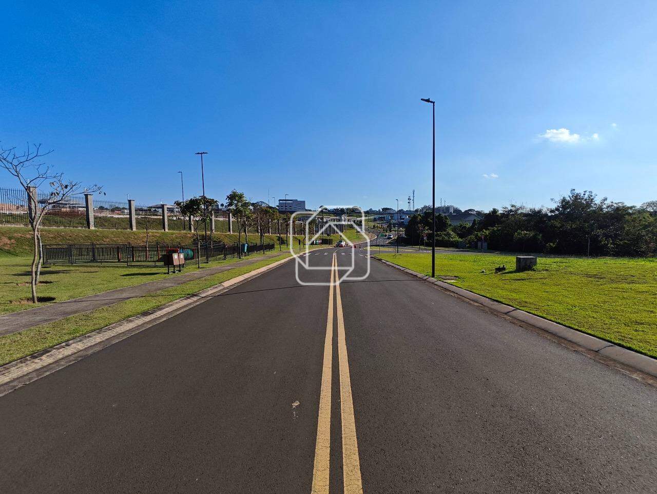 Terreno à venda em Indaiatuba - SP - Parque Villa dos Pinheiros: Rua do terreno