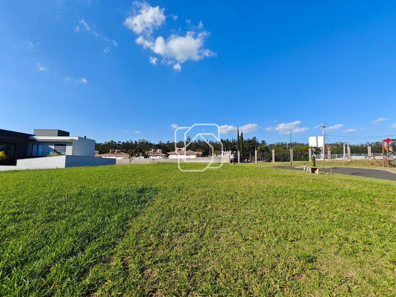 Terreno à venda em Indaiatuba - SP - Parque Villa dos Pinheiros: Visão geral do terreno