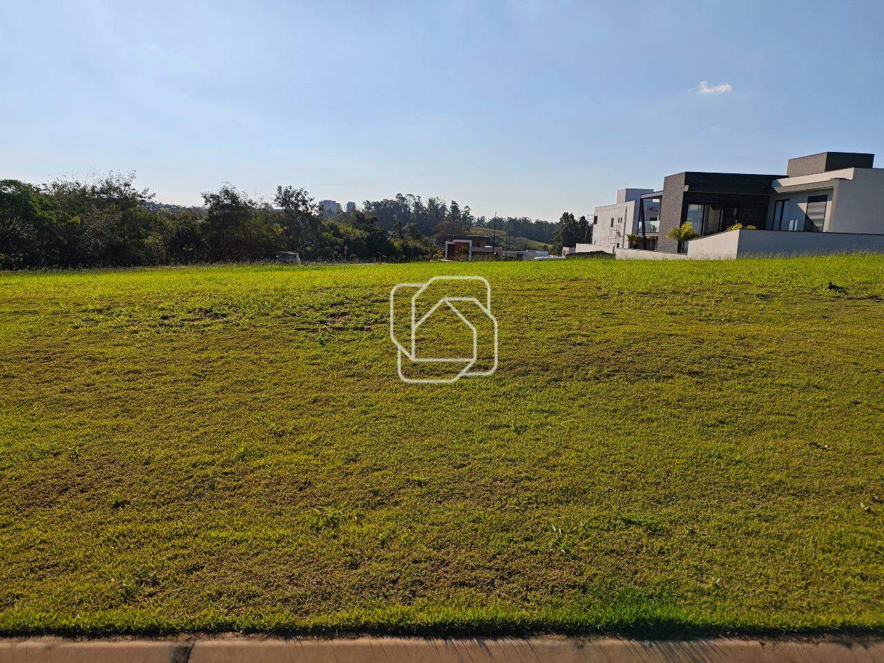 Terreno à venda em Indaiatuba - SP - Parque Villa dos Pinheiros: Visão geral do terreno