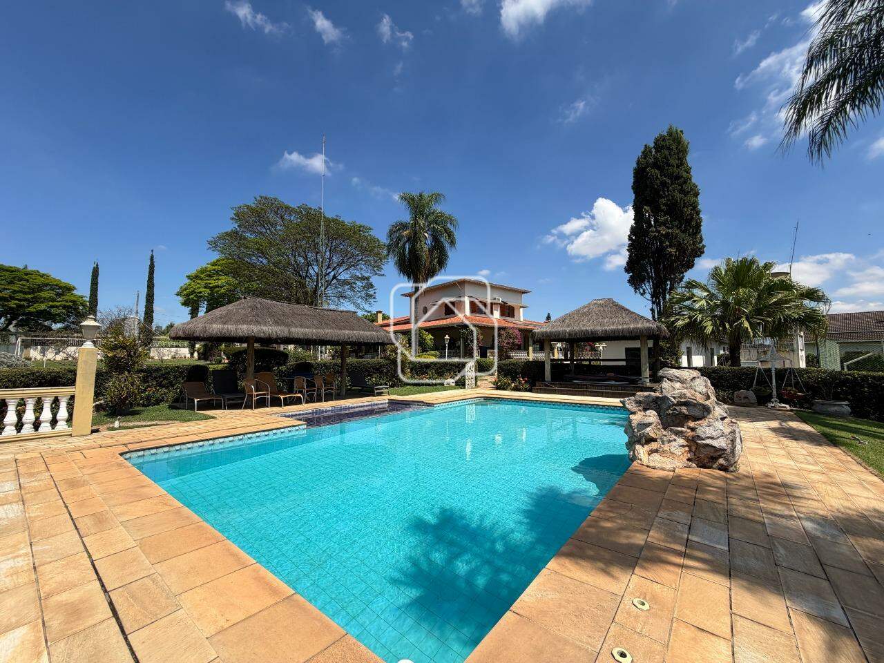 Casa de Condomínio à venda em Indaiatuba - SP - Recanto das Flores: Área da piscina