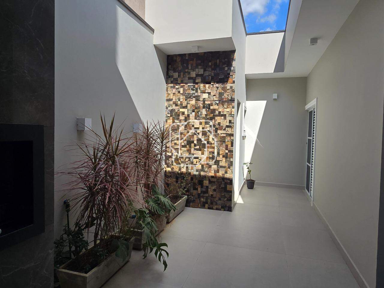 Casa de Condomínio à venda em Salto - SP - Village Moutonnée: Área externa