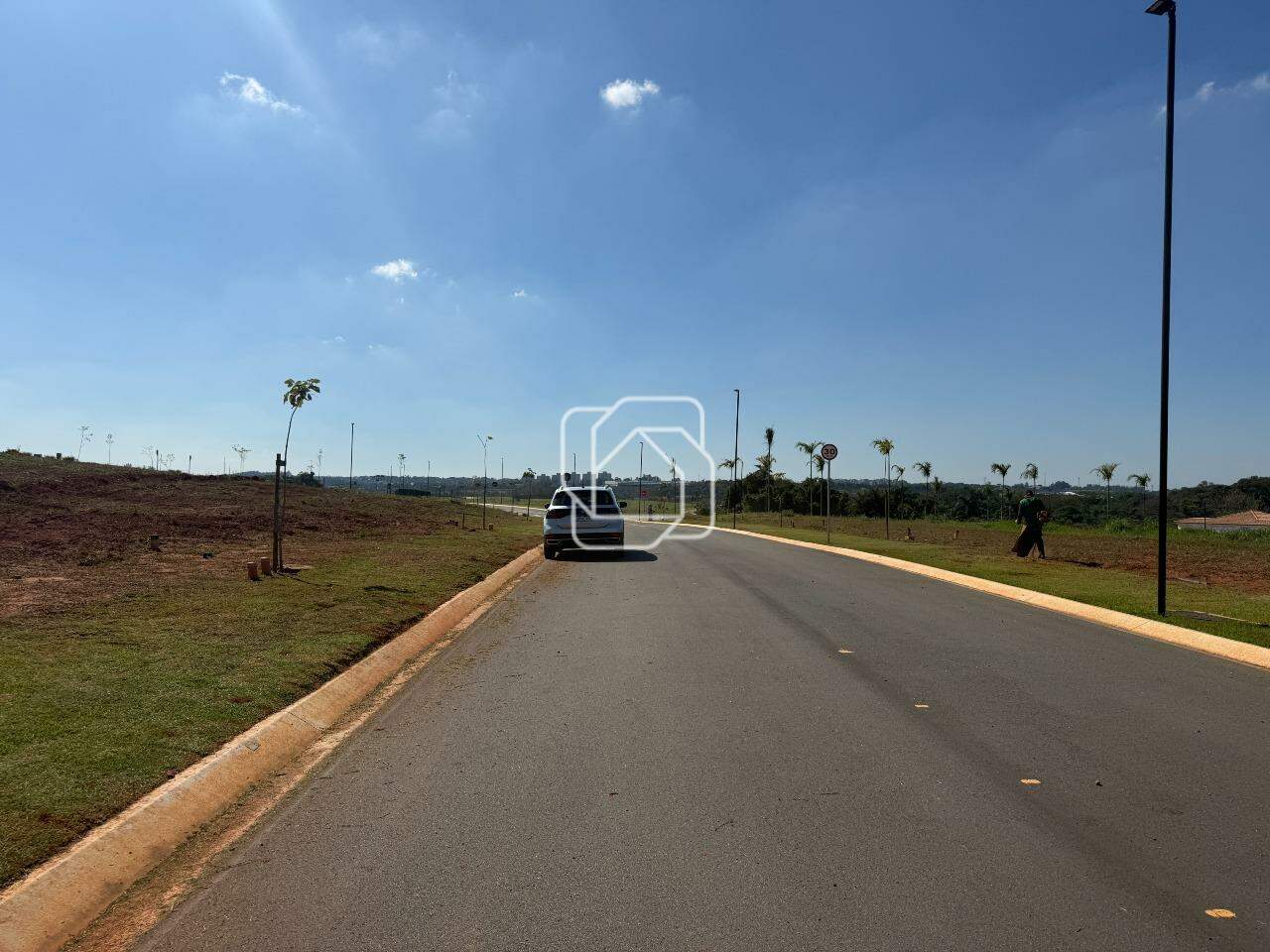 Terreno à venda em Indaiatuba - SP - Quinta do Lago: Rua do terreno