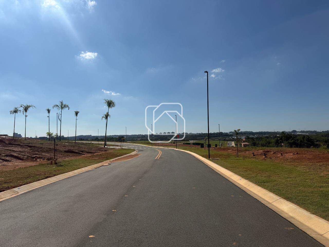 Terreno à venda em Indaiatuba - SP - Quinta do Lago: Rua do terreno