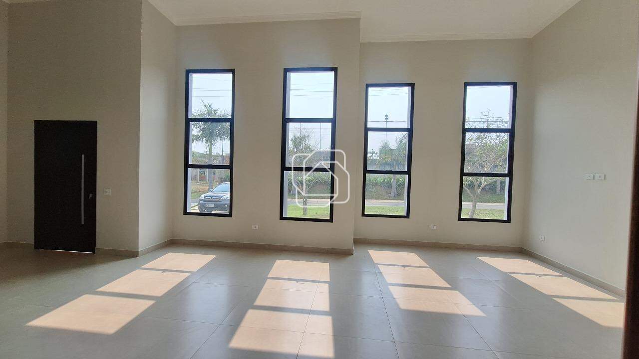 Casa de Condomínio à venda em Salto - SP - Terras de Mont Serrat: Sala de estar