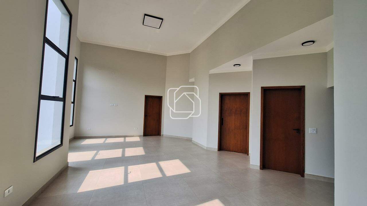 Casa de Condomínio à venda em Salto - SP - Terras de Mont Serrat: Sala de estar