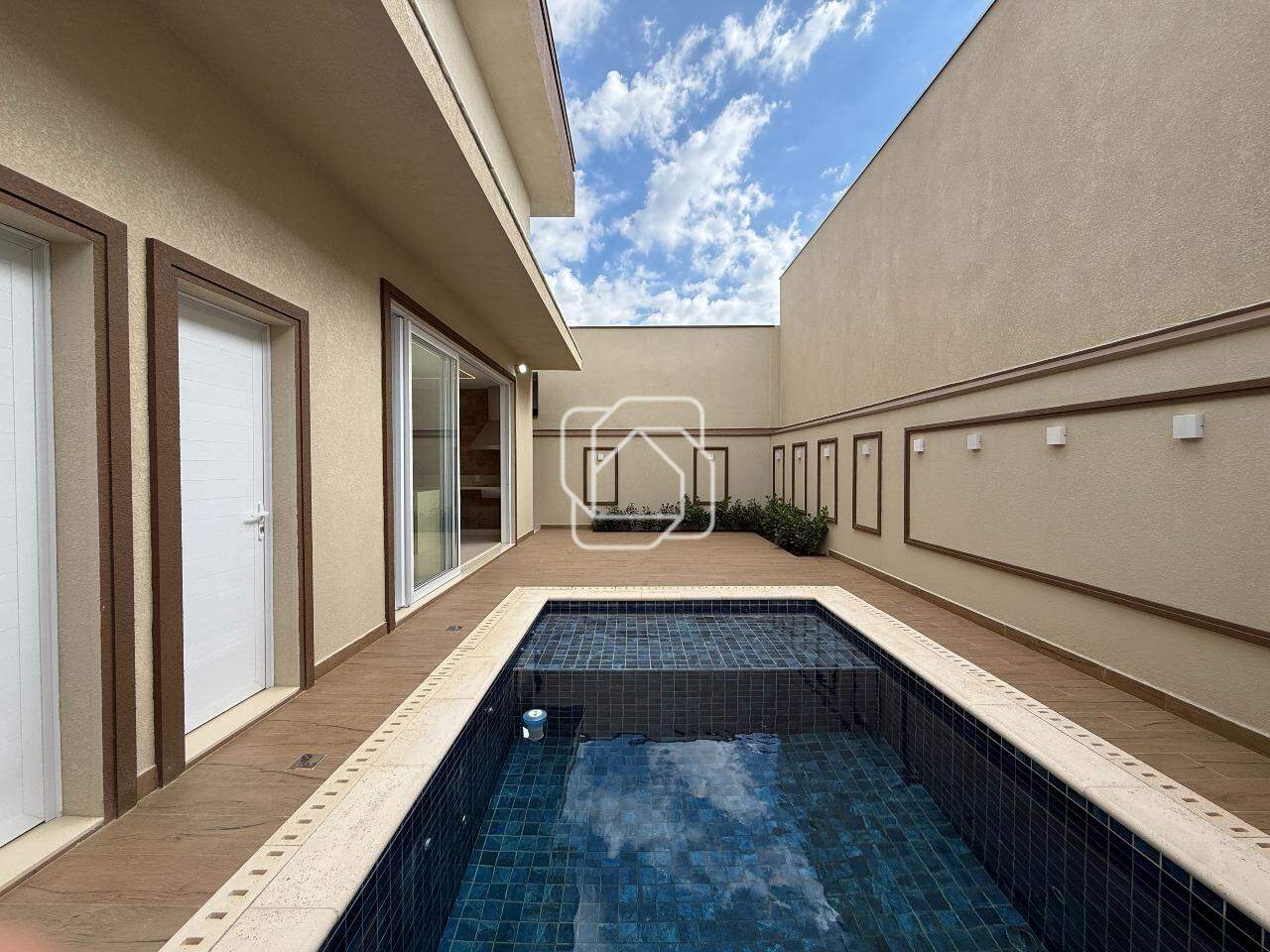 Casa de Condomínio à venda em Indaiatuba - SP - Residencial London Park: Área da piscina