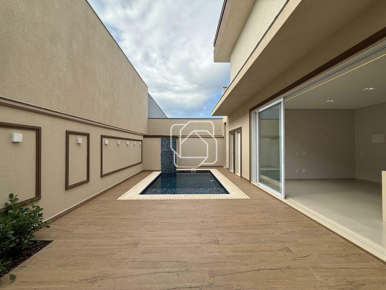 Casa de Condomínio à venda em Indaiatuba - SP - Residencial London Park: Área externa