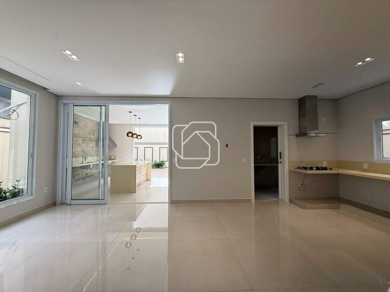 Casa de Condomínio à venda em Indaiatuba - SP - Residencial London Park: Sala de estar
