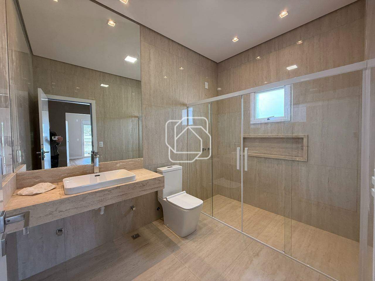 Casa de Condomínio à venda em Indaiatuba - SP - Residencial London Park: Banheiro