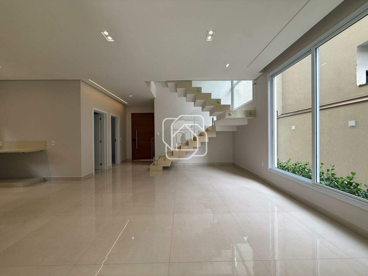 Casa de Condomínio à venda em Indaiatuba - SP - Residencial London Park: Sala de estar