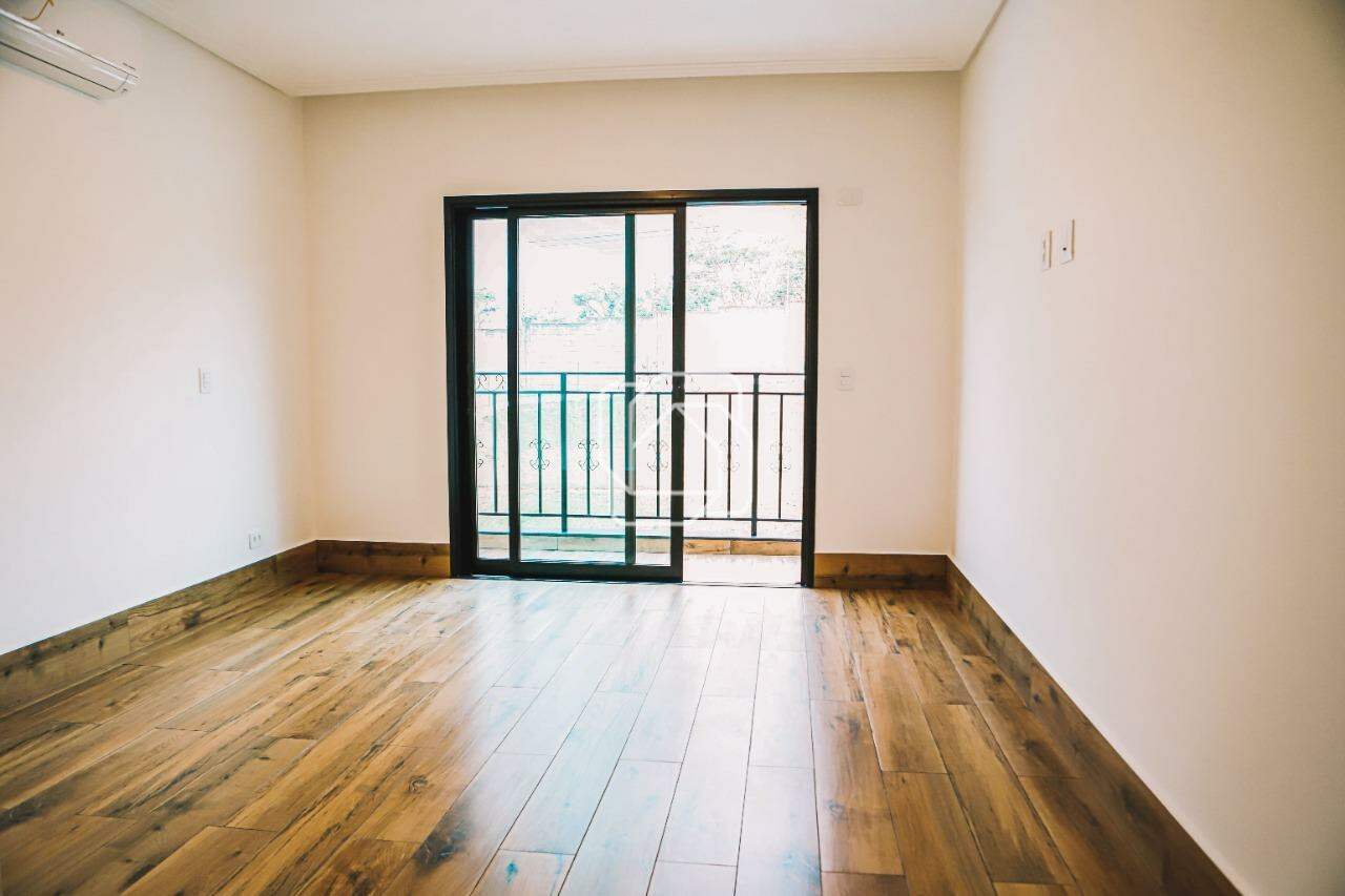 Casa de Condomínio para aluguel em Itu - SP - Condomínio Fazenda Kurumin: Quarto e varanda