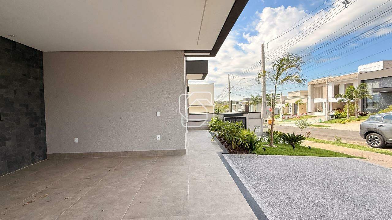 Casa de Condomínio à venda em Indaiatuba - SP - Jardim Piemonte: Garagem