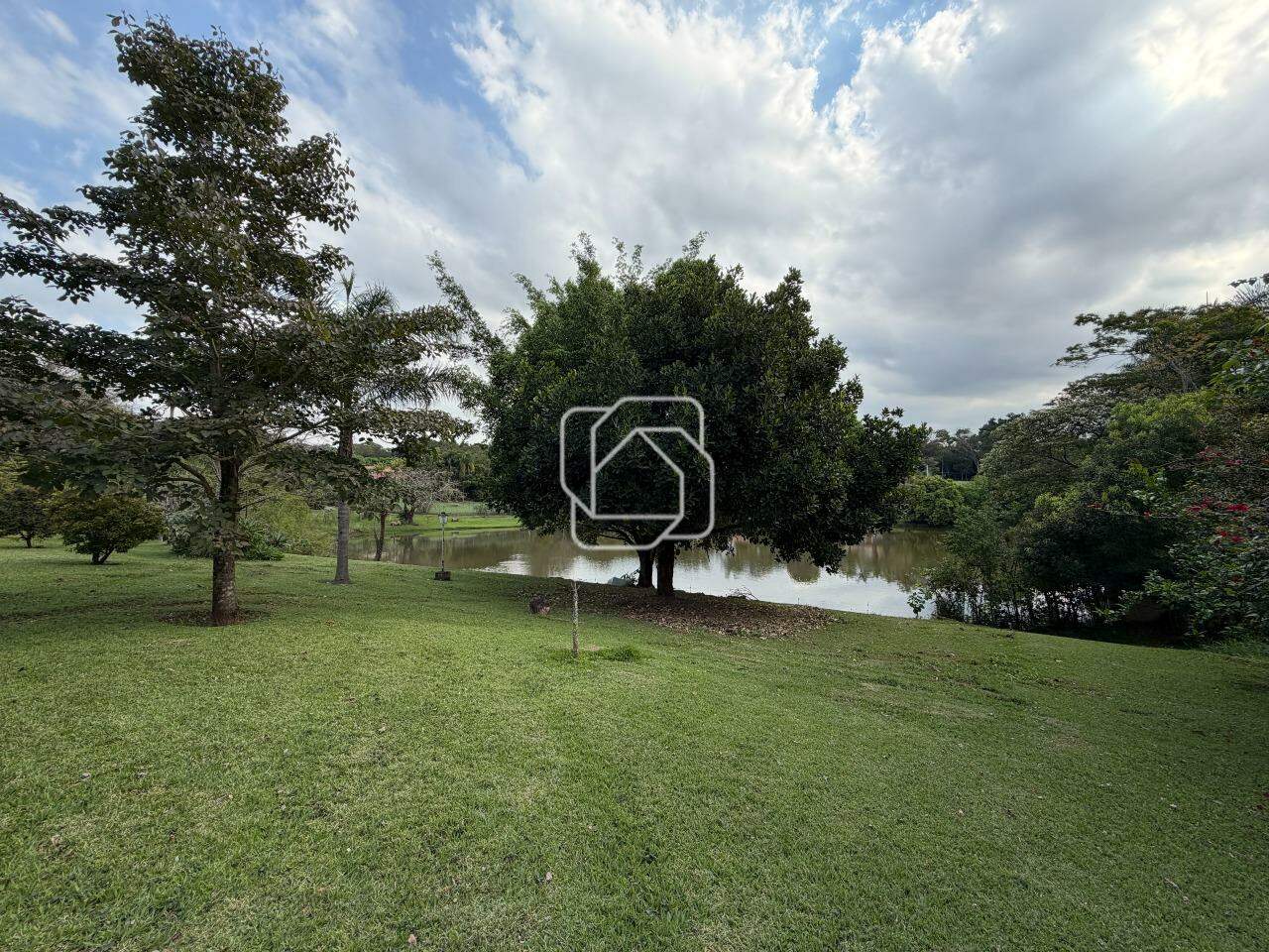 Casa de Condomínio à venda em Indaiatuba - SP - Recanto das Flores: Área externa
