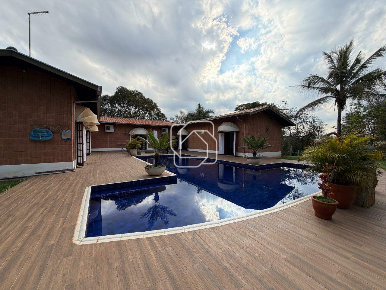 Casa de Condomínio à venda em Indaiatuba - SP - Recanto das Flores: Área da piscina