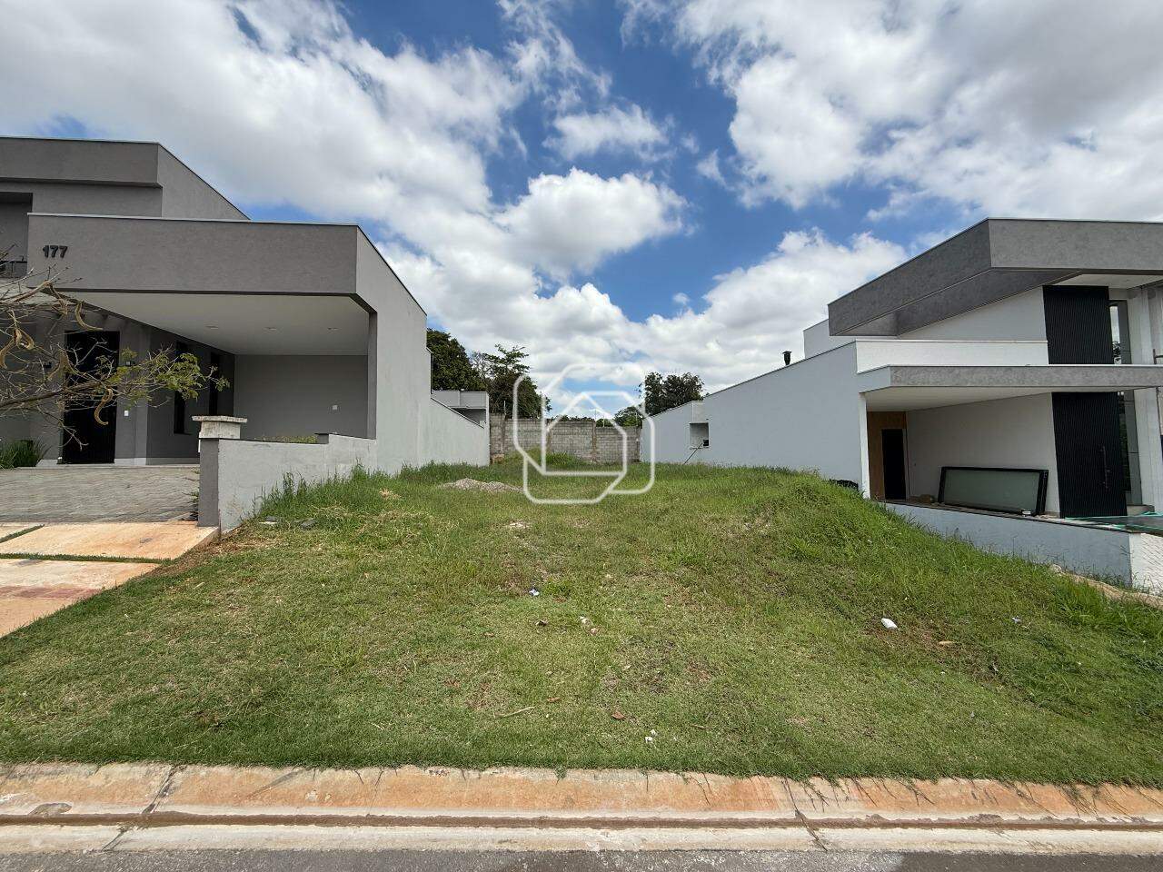 Terreno à venda em Indaiatuba - SP - Residencial London Park: Visão geral do terreno