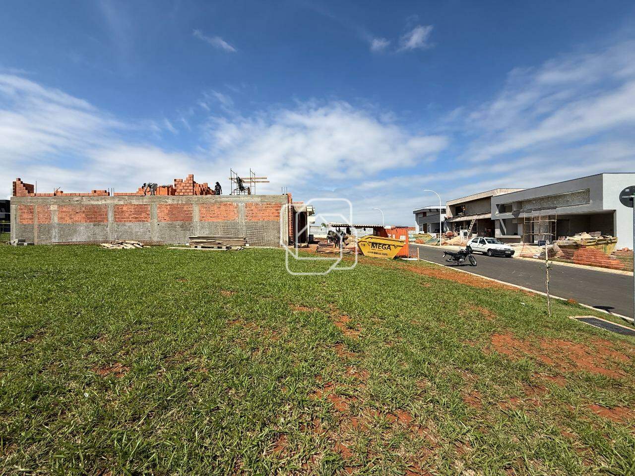 Terreno à venda em Indaiatuba - SP - Jardim Residencial Dona Maria Cândida: Visão geral do terreno