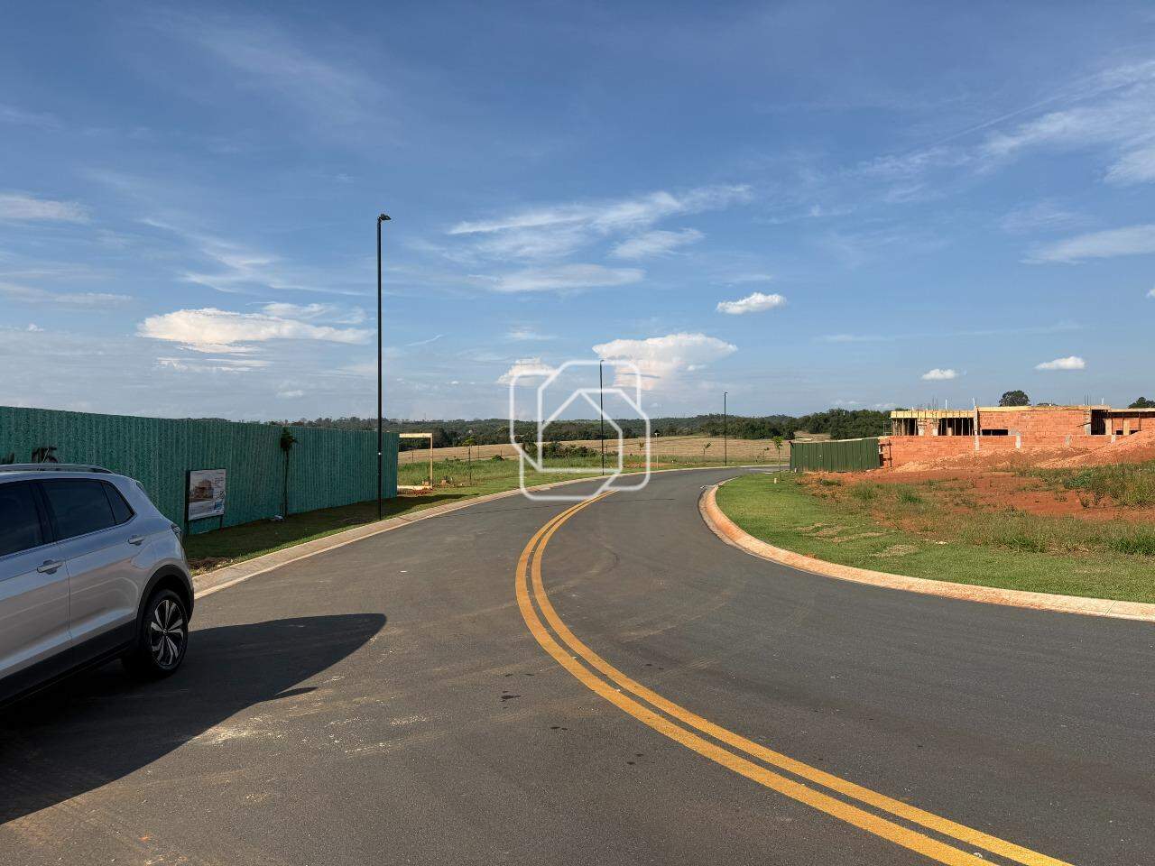 Terreno à venda em Indaiatuba - SP - Quinta do Lago: Rua do terreno