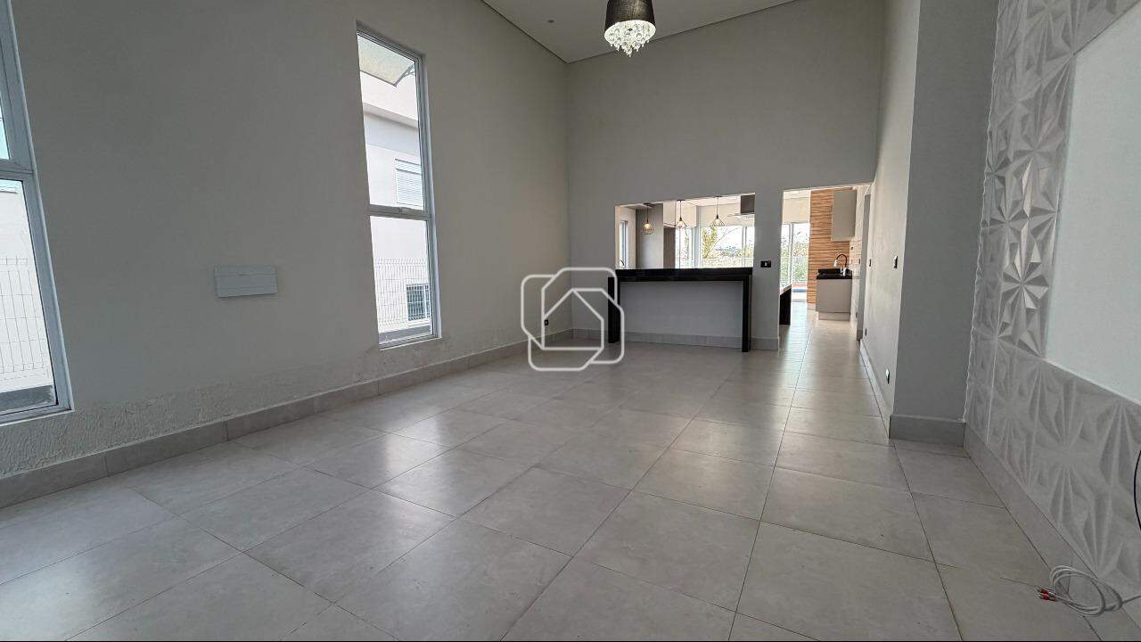 Casa de Condomínio à venda em Salto - SP - Portal dos Bandeirantes: Salas integradas