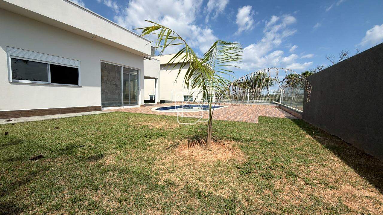 Casa de Condomínio à venda em Salto - SP - Portal dos Bandeirantes: Quintal