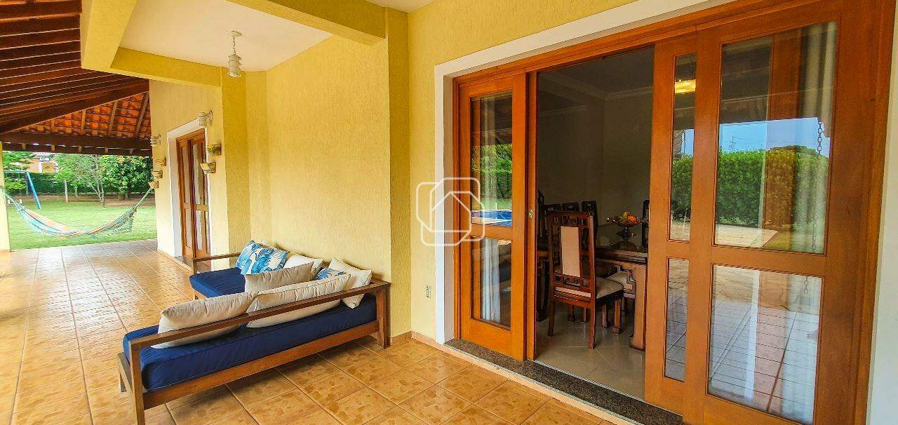 Casa de Condomínio para aluguel em Indaiatuba - SP - Vale das Laranjeiras: Varanda, acesso interno