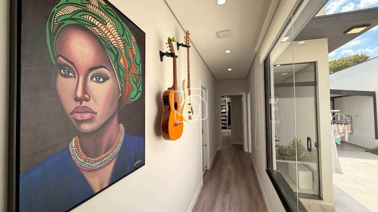 Casa de Condomínio à venda em Itu - SP - Parque Village Castelo: Corredor