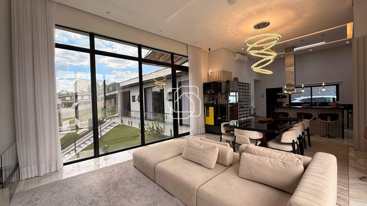 Casa de Condomínio à venda em Itu - SP - Parque Village Castelo: Sala de estar
