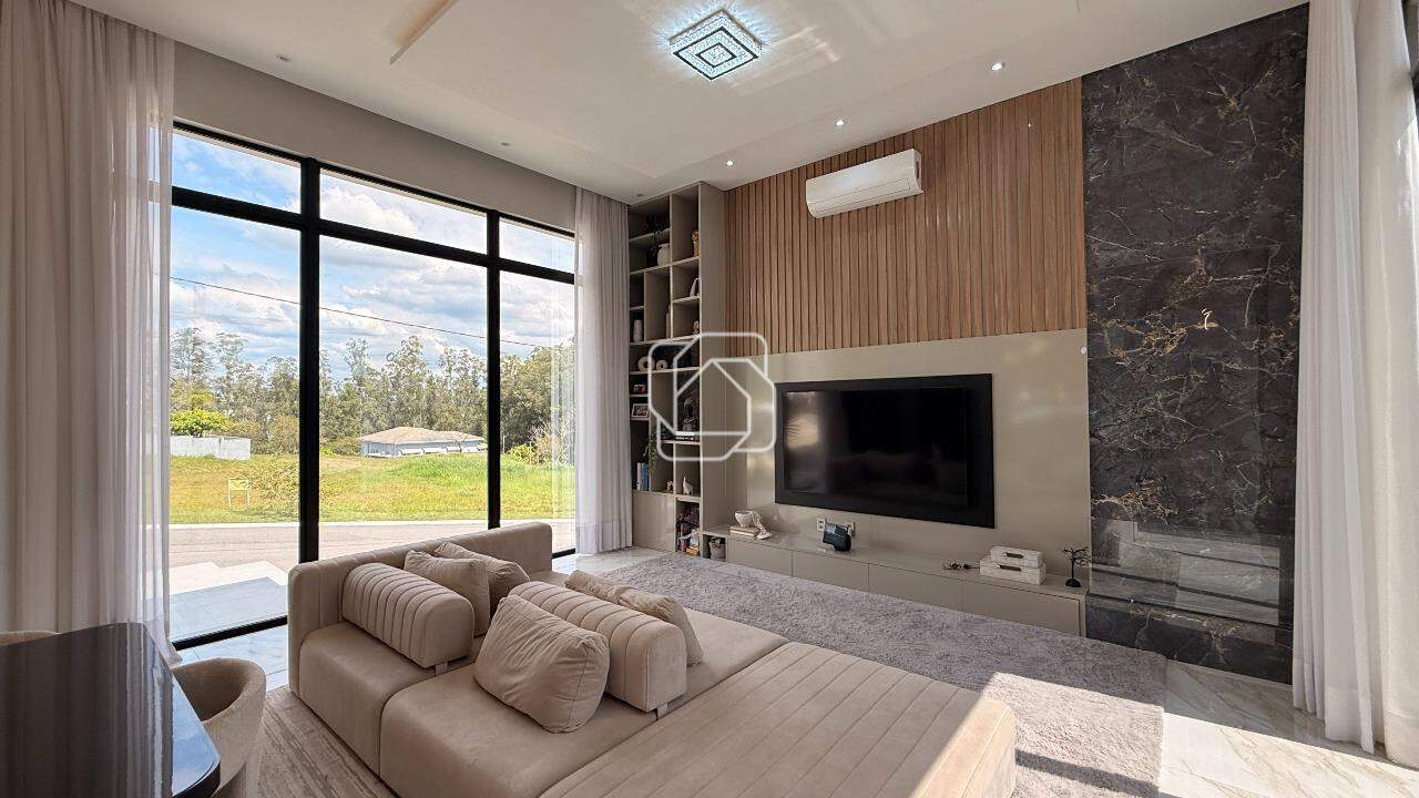 Casa de Condomínio à venda em Itu - SP - Parque Village Castelo: Sala de estar