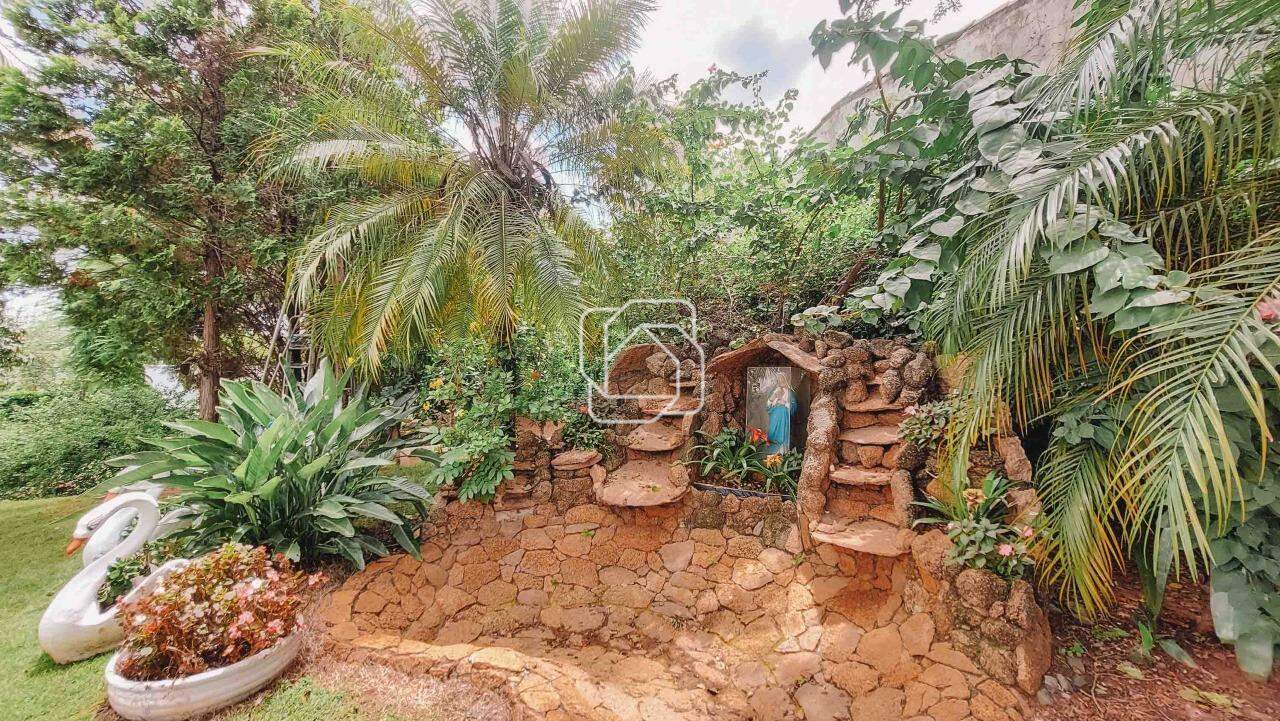 Casa de Condomínio para aluguel em Indaiatuba - SP - Lagos de Shanadu: Cascata de água