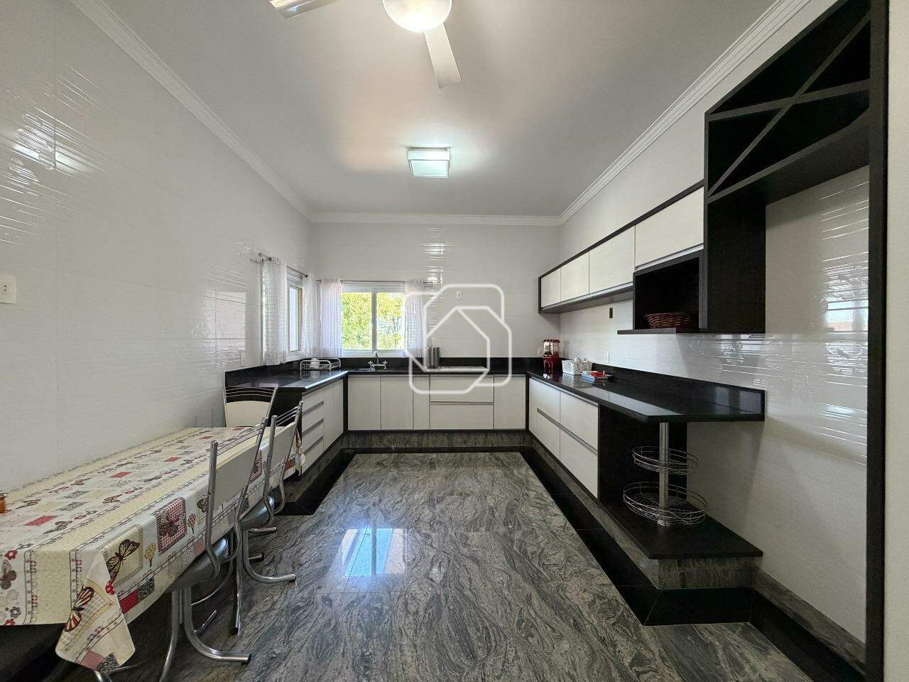 Casa de Condomínio à venda em Indaiatuba - SP - Recanto das Flores: Cozinha