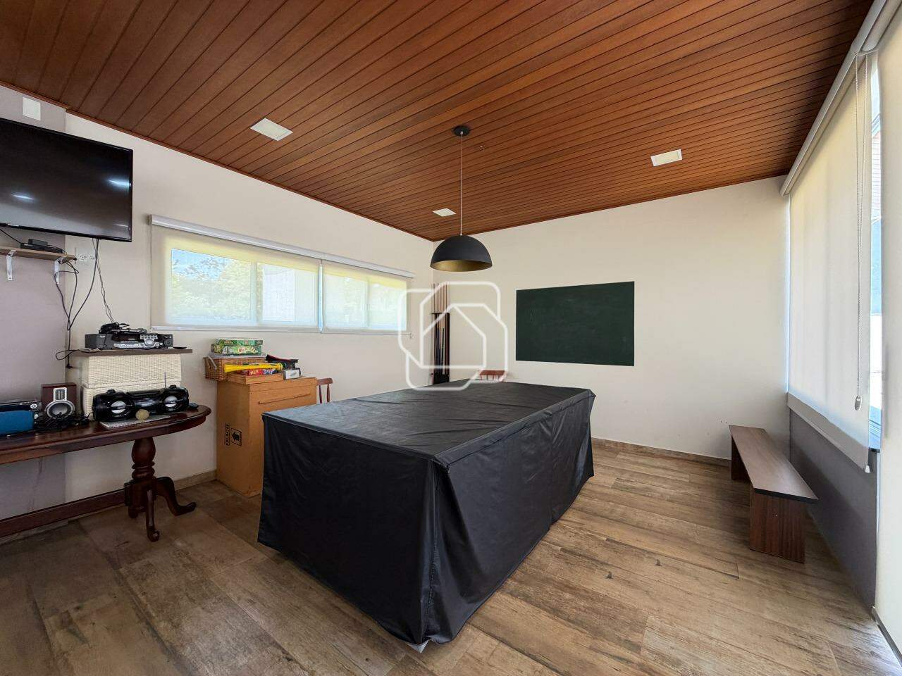 Casa de Condomínio à venda em Indaiatuba - SP - Recanto das Flores: Sala de TV