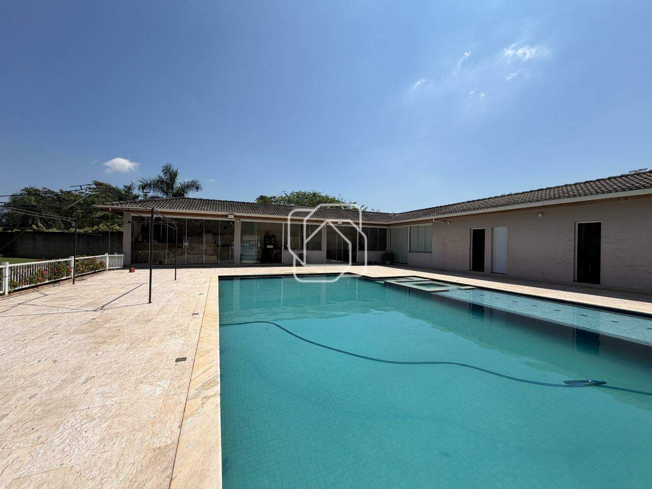 Casa de Condomínio à venda em Indaiatuba - SP - Recanto das Flores: Área da piscina