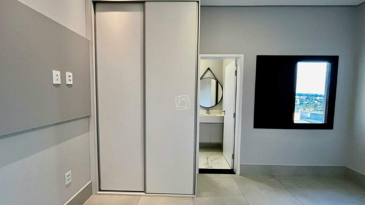 Casa de Condomínio para aluguel em Salto - SP - Reserva Central Parque: Suíte 1